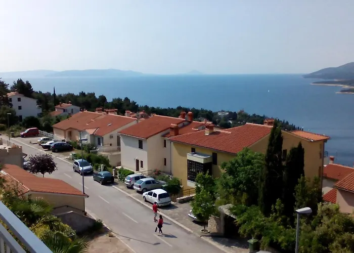 Mare Losinjska 16 * 라벡