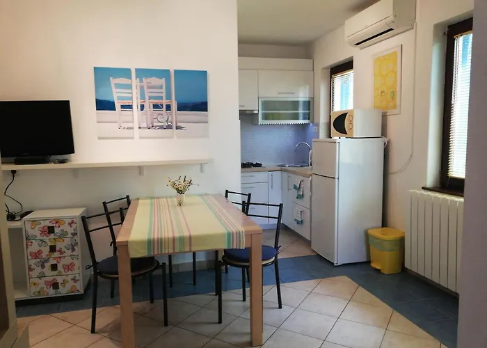 Mare Losinjska 16 라벡