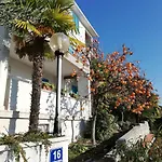 Mare Losinjska 16
