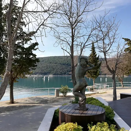 Mare Losinjska 16 * Rabac