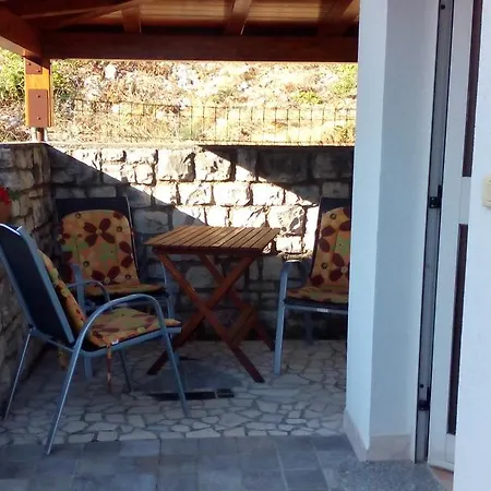 Mare Losinjska 16 *
