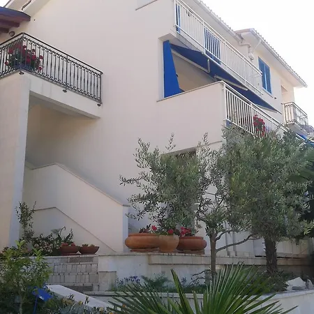 Mare Losinjska 16 Apartment
