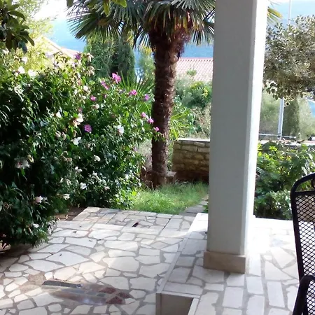 Mare Losinjska 16 Apartment